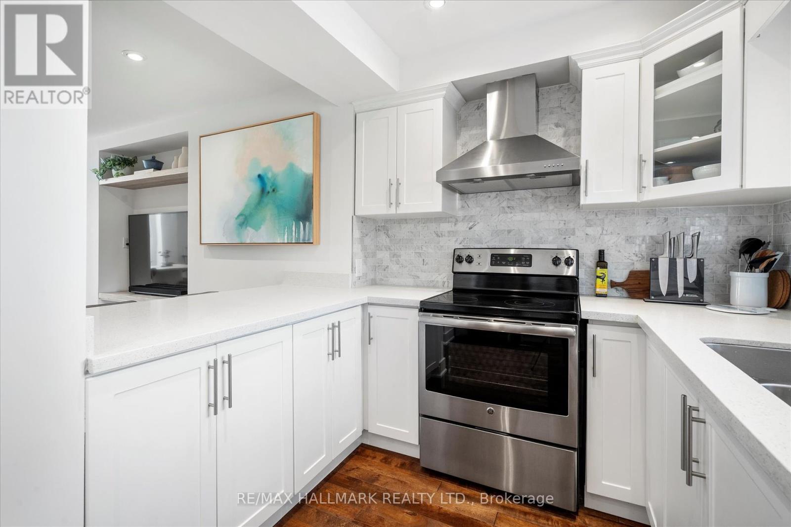18 Sydenham Street, Toronto, Ontario  M5A 4H6 - Photo 13 - C12437235