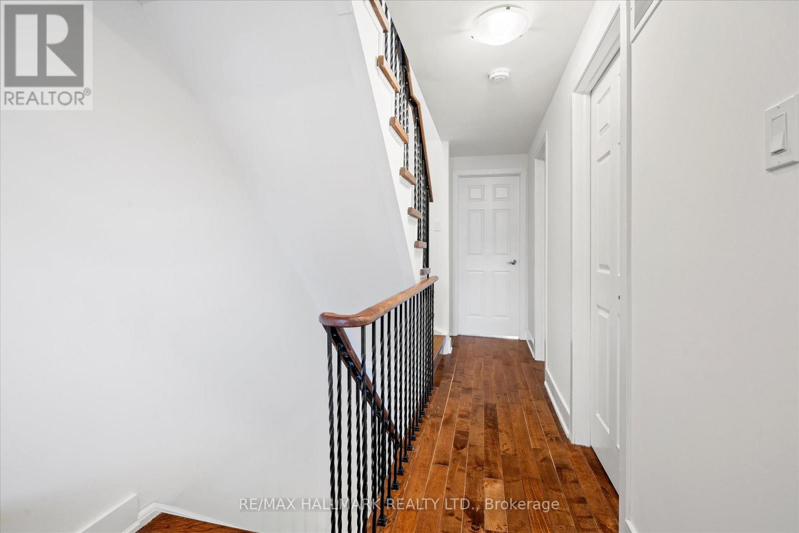 18 Sydenham Street, Toronto, Ontario  M5A 4H6 - Photo 19 - C12437235