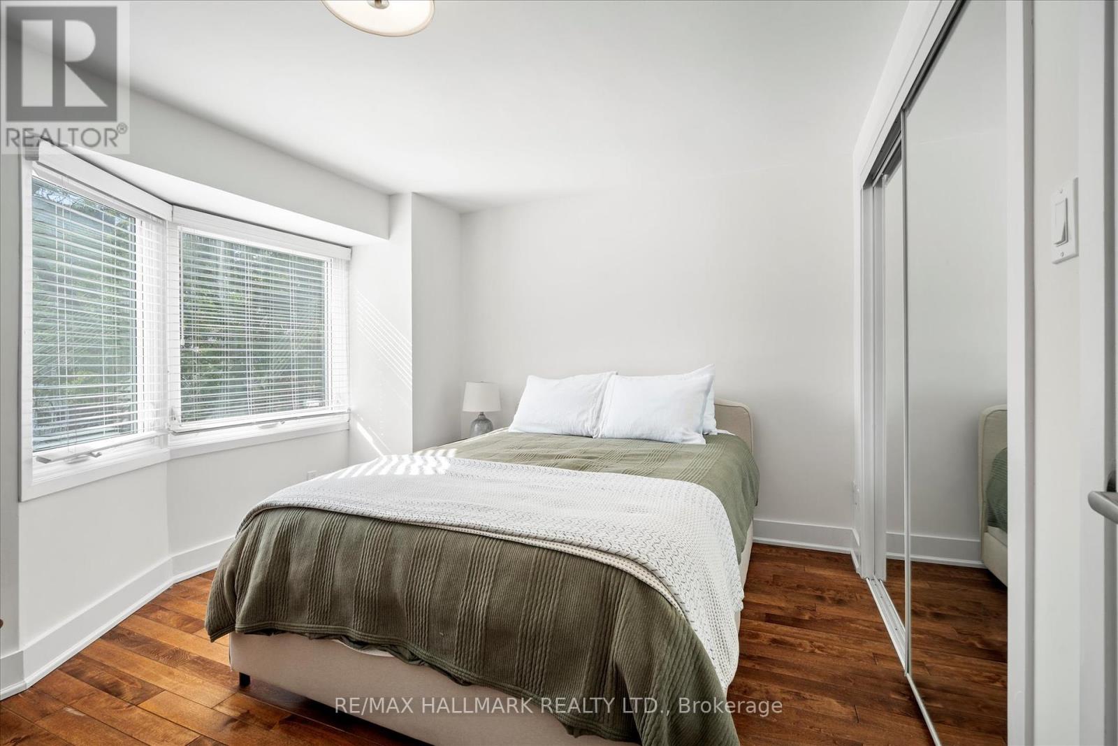 18 Sydenham Street, Toronto, Ontario  M5A 4H6 - Photo 23 - C12437235
