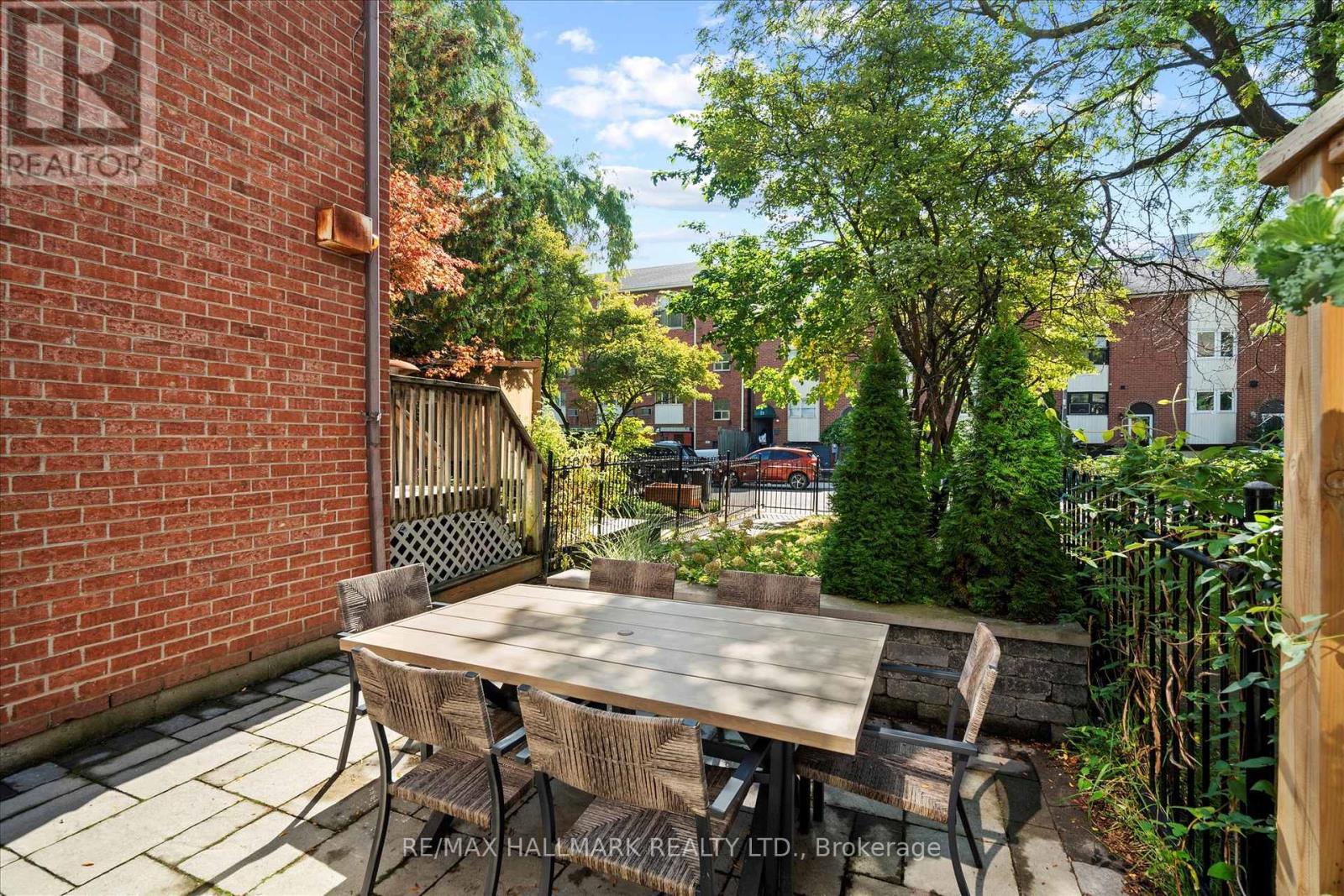 18 Sydenham Street, Toronto, Ontario  M5A 4H6 - Photo 42 - C12437235