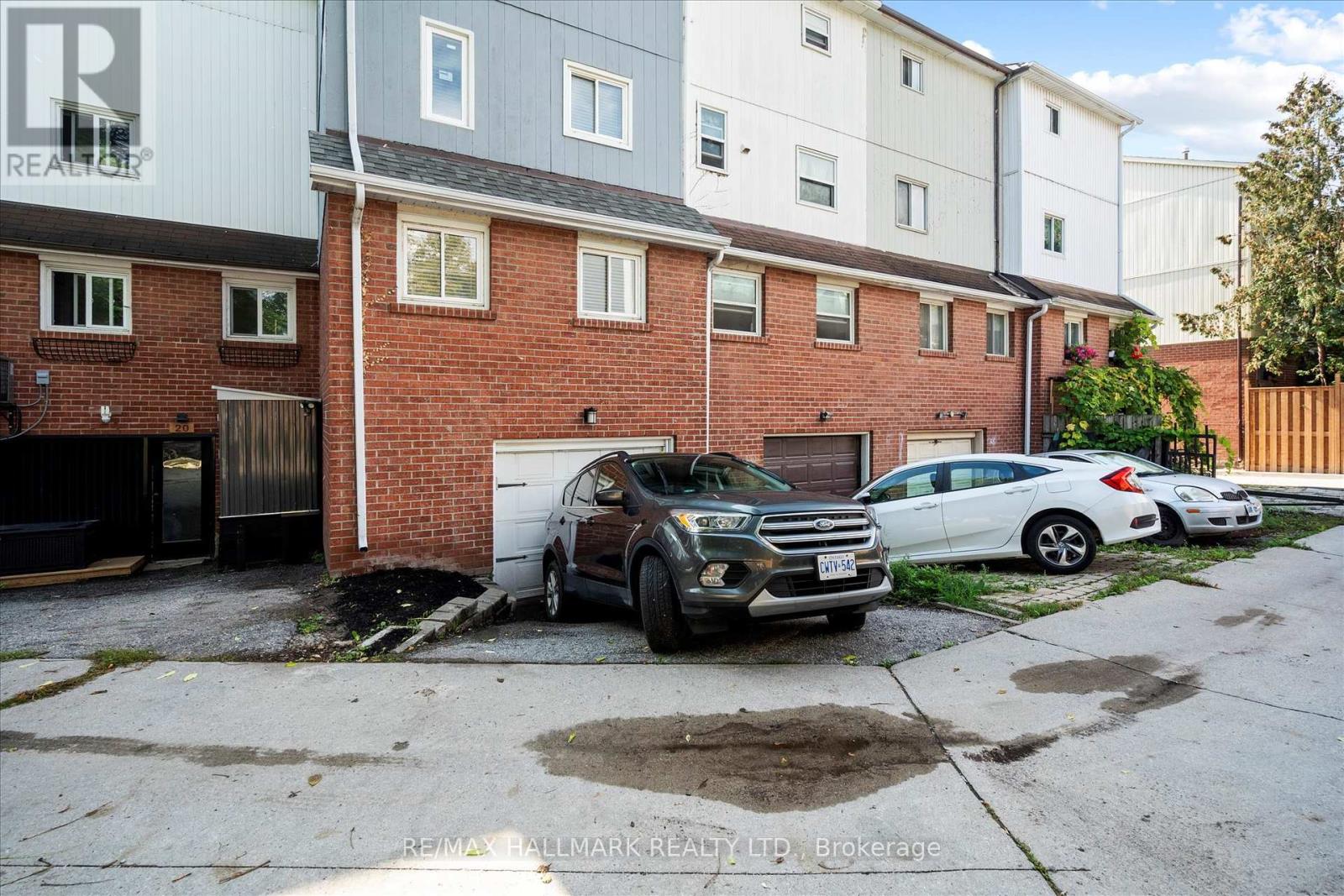 18 Sydenham Street, Toronto, Ontario  M5A 4H6 - Photo 44 - C12437235