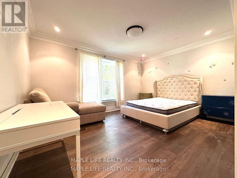 16 Brian Cliff Drive, Toronto, Ontario  M3B 2G2 - Photo 13 - C12437239