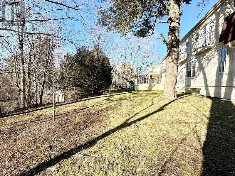 16 Brian Cliff Drive, Toronto, Ontario  M3B 2G2 - Photo 27 - C12437239