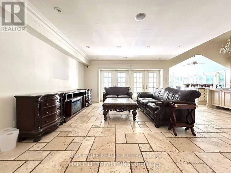 16 Brian Cliff Drive, Toronto, Ontario  M3B 2G2 - Photo 7 - C12437239