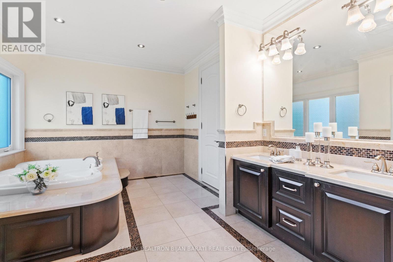 255 Homewood Avenue, Toronto, Ontario  M2R 2N4 - Photo 27 - C12437251