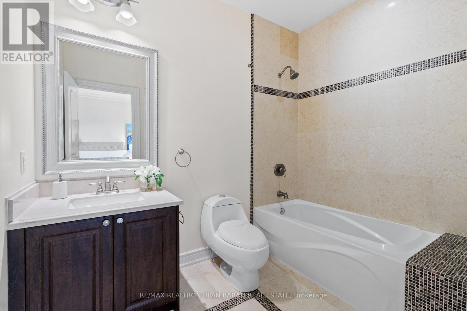 255 Homewood Avenue, Toronto, Ontario  M2R 2N4 - Photo 32 - C12437251