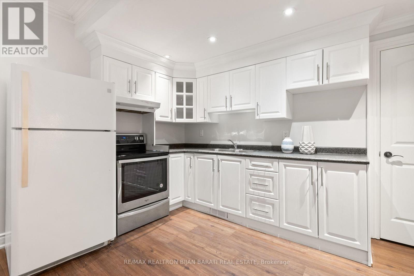 255 Homewood Avenue, Toronto, Ontario  M2R 2N4 - Photo 39 - C12437251