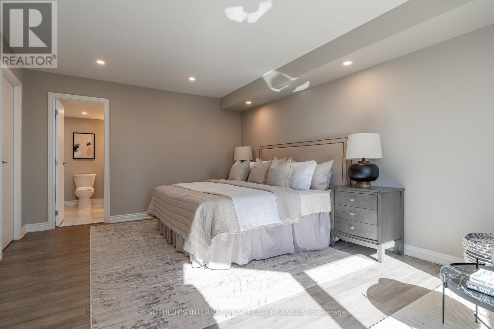 Ph 7 - 1001 Bay Street, Toronto, Ontario  M5S 3A6 - Photo 28 - C12437300