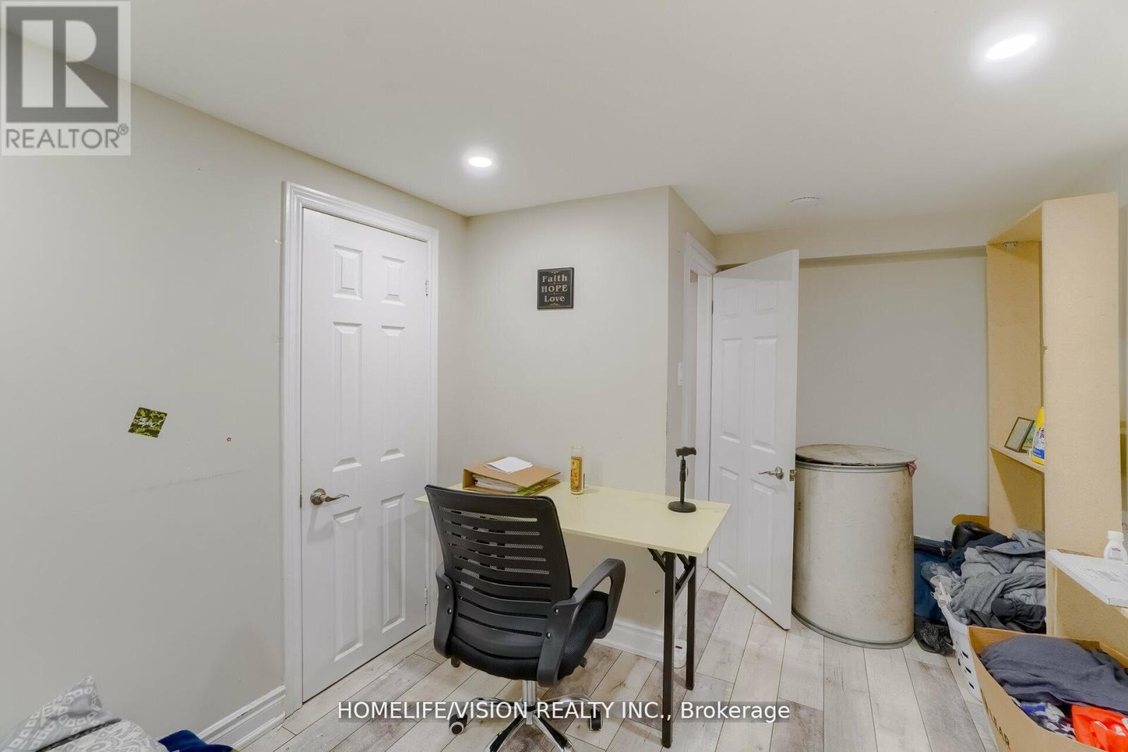 44 ARMITAGE DRIVE, Toronto, Ontario