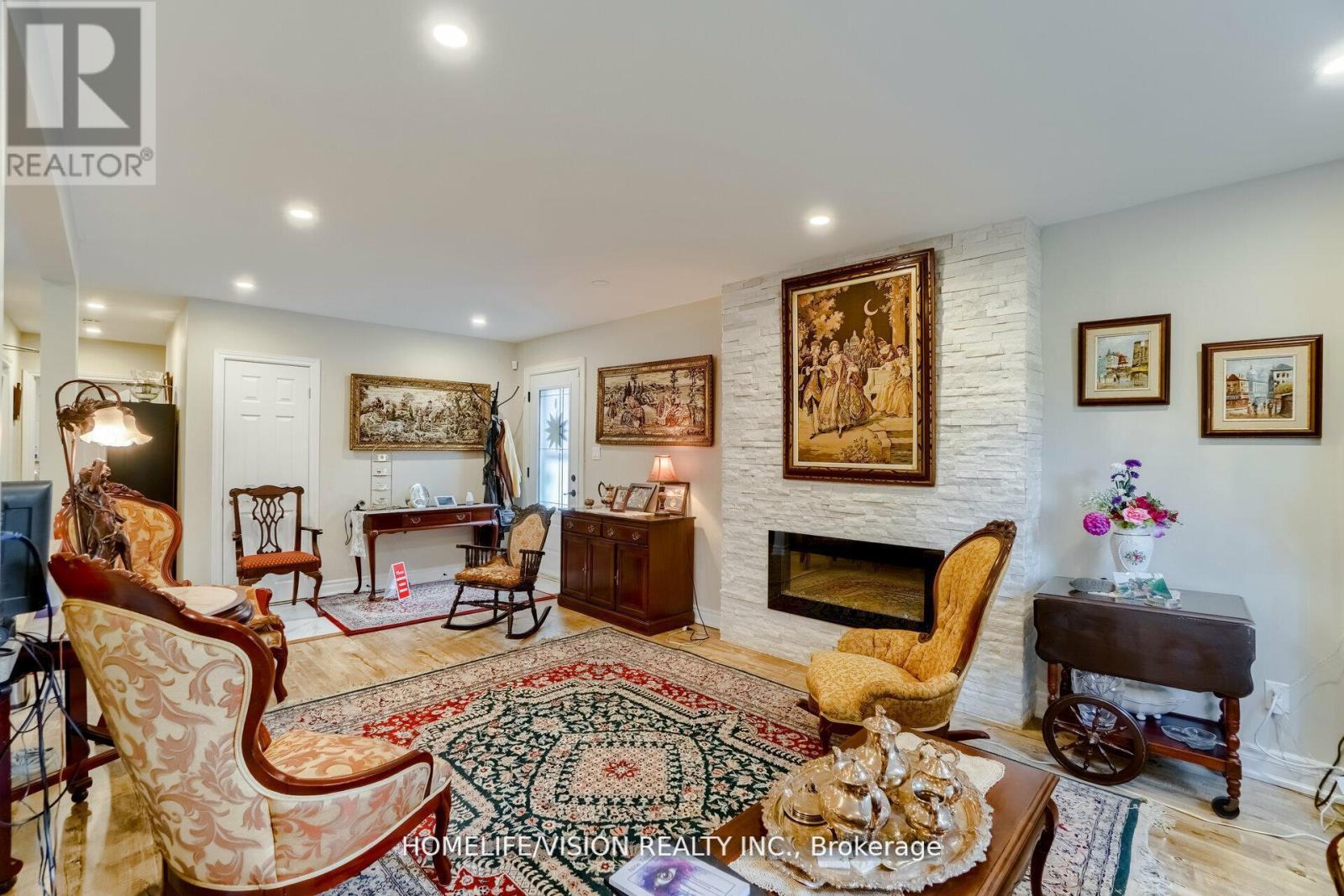 44 Armitage Drive, Toronto, Ontario  M1R 4Y1 - Photo 2 - E12437201