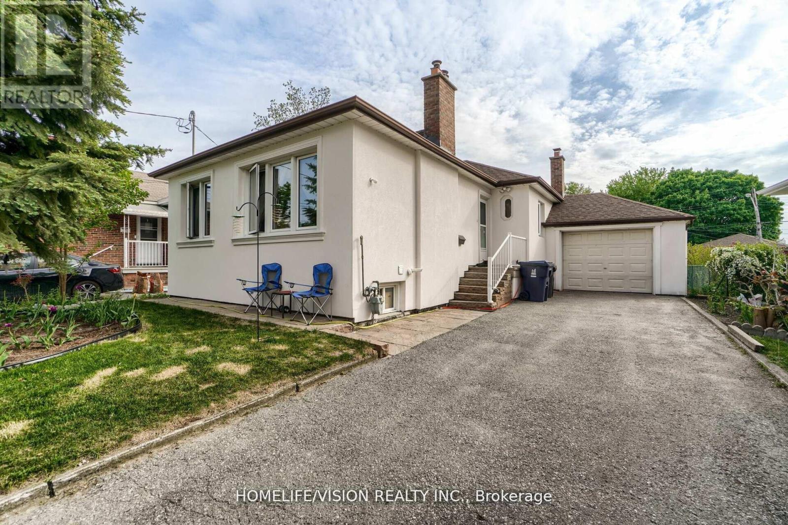 44 Armitage Drive, Toronto, Ontario  M1R 4Y1 - Photo 4 - E12437201