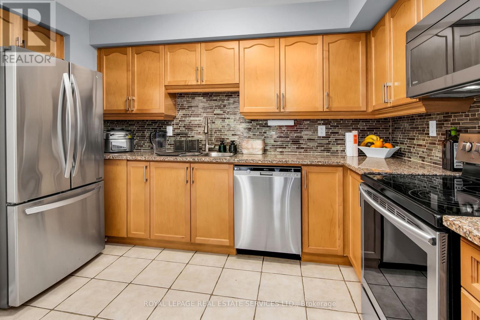 6 Tranter Trail, Toronto, Ontario  M1L 0G6 - Photo 12 - E12437232
