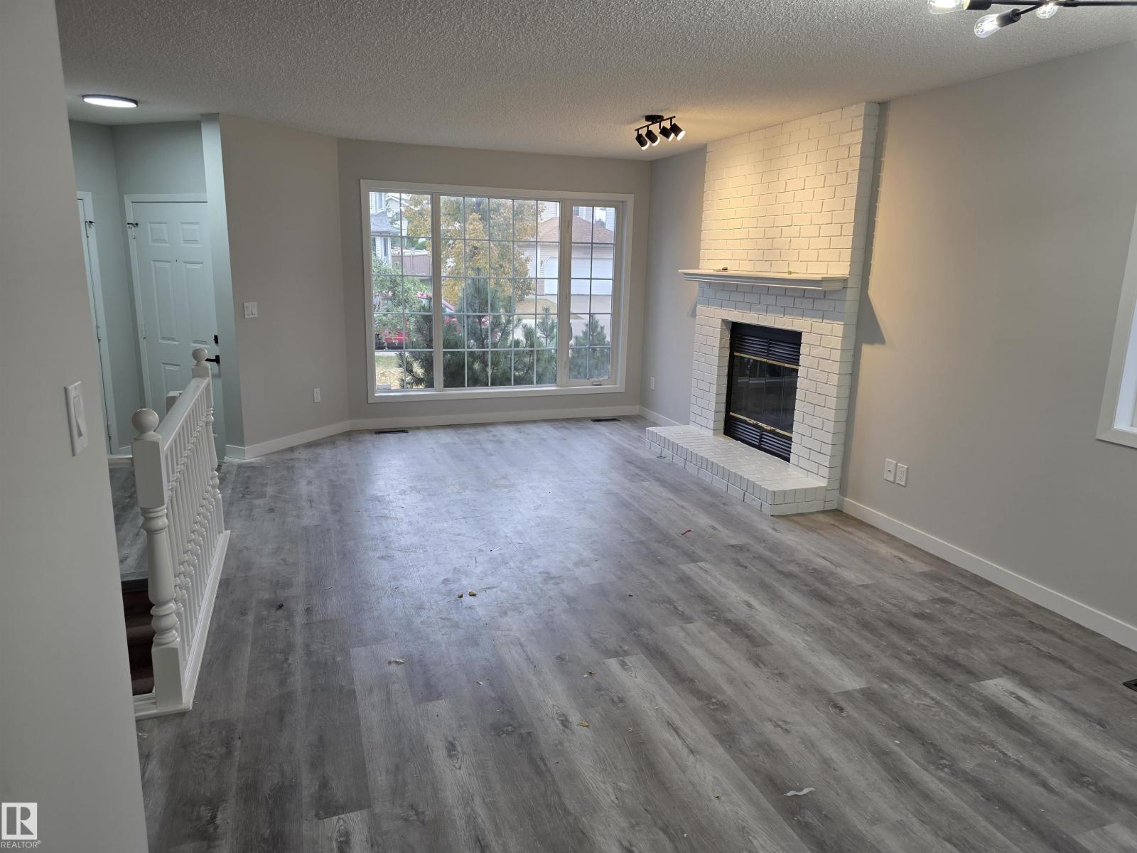 840 113a St Nw Nw, Edmonton, Alberta  T6J 6W4 - Photo 3 - E4460223