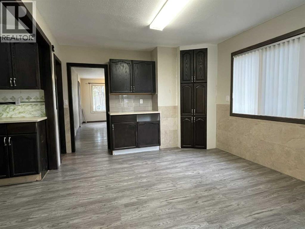 221 3 Avenue, Vauxhall, Alberta  T0K 2K0 - Photo 4 - A2256151