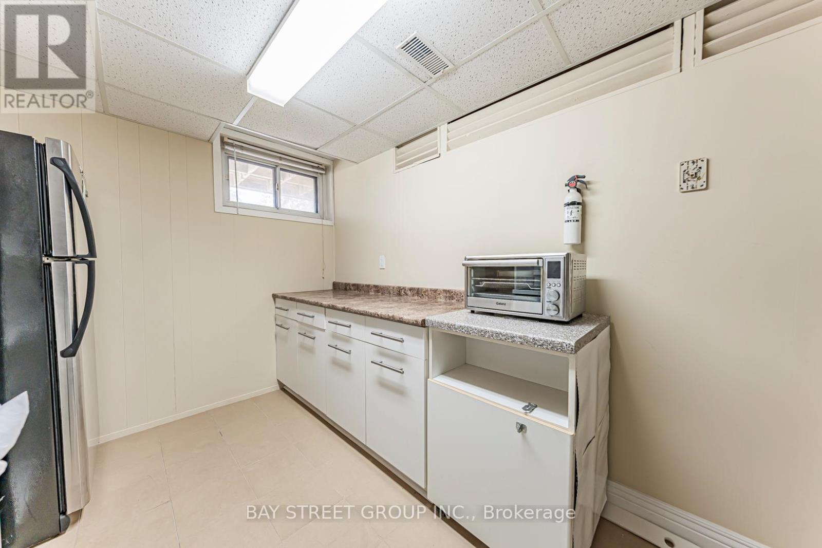 Lower - 149 Hendon Avenue, Toronto, Ontario  M2M 1A8 - Photo 10 - C12437326
