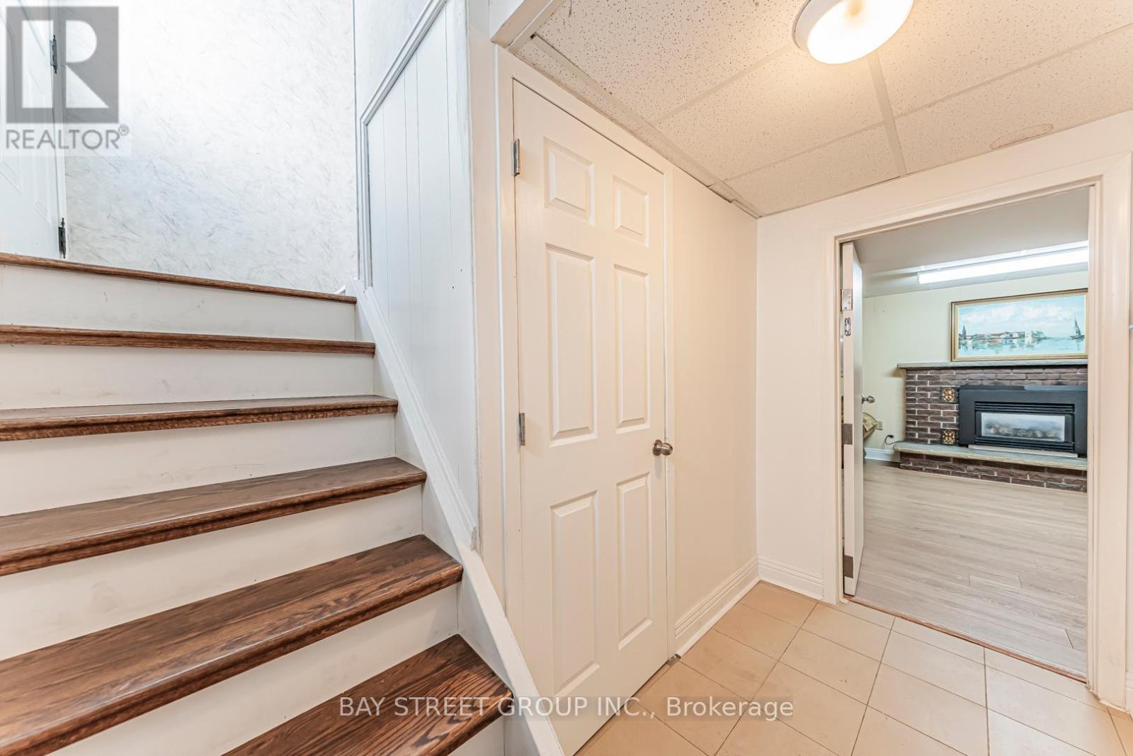 Lower - 149 Hendon Avenue, Toronto, Ontario  M2M 1A8 - Photo 3 - C12437326