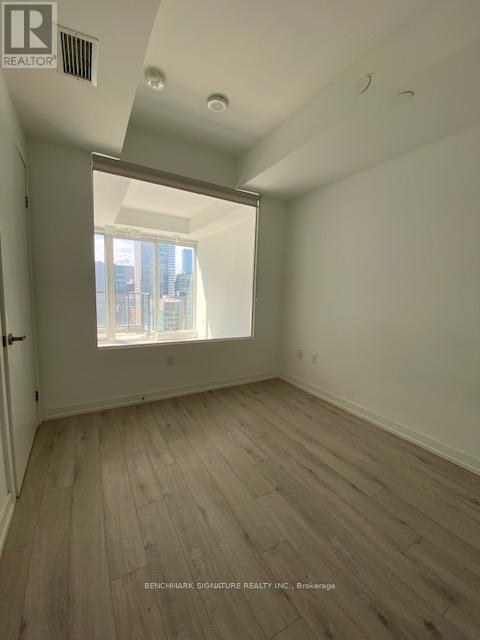 2101 - 77 Shuter Street, Toronto, Ontario  M5B 0B8 - Photo 5 - C12437371