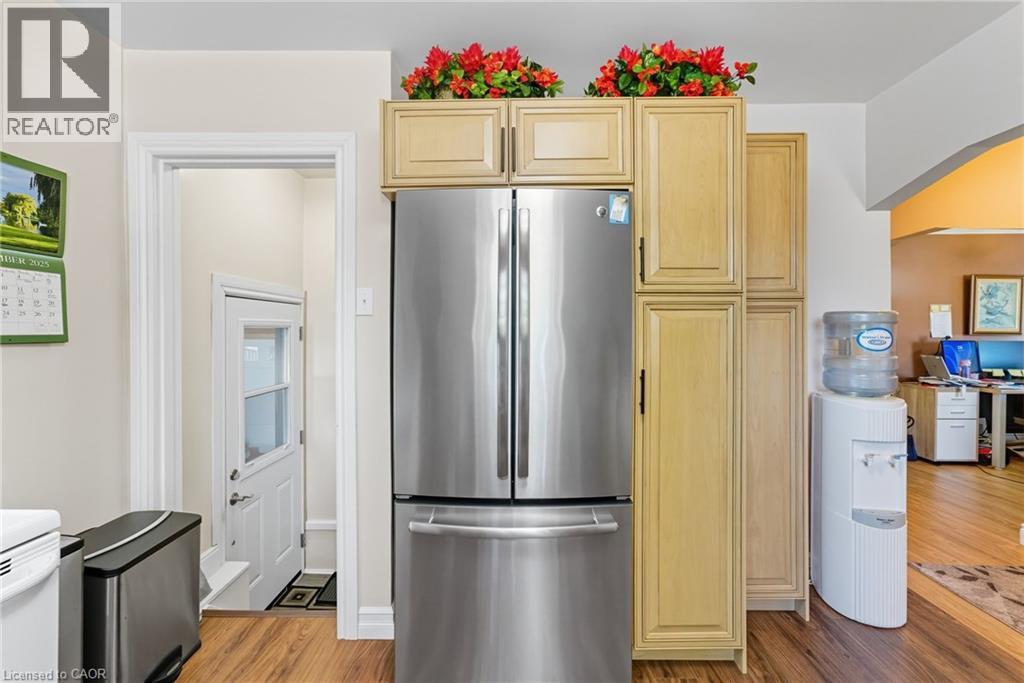 446 East 42nd Street, Hamilton, Ontario  L8T 3B3 - Photo 8 - 40770601
