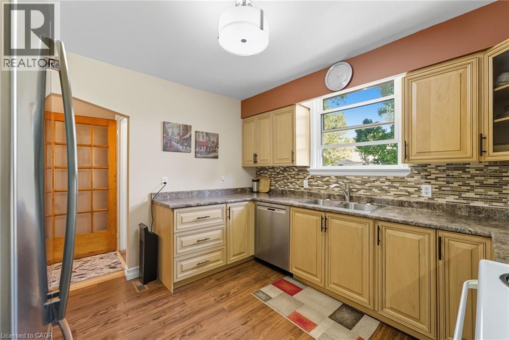 446 East 42nd Street, Hamilton, Ontario  L8T 3B3 - Photo 7 - 40770601