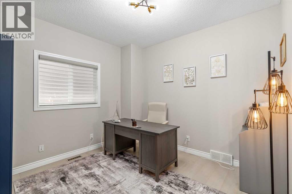 12481 Crestmont Boulevard Sw, Calgary, Alberta  T3B 5Z8 - Photo 17 - A2249604