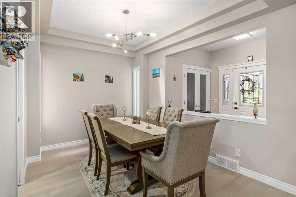 12481 Crestmont Boulevard Sw, Calgary, Alberta  T3B 5Z8 - Photo 4 - A2249604