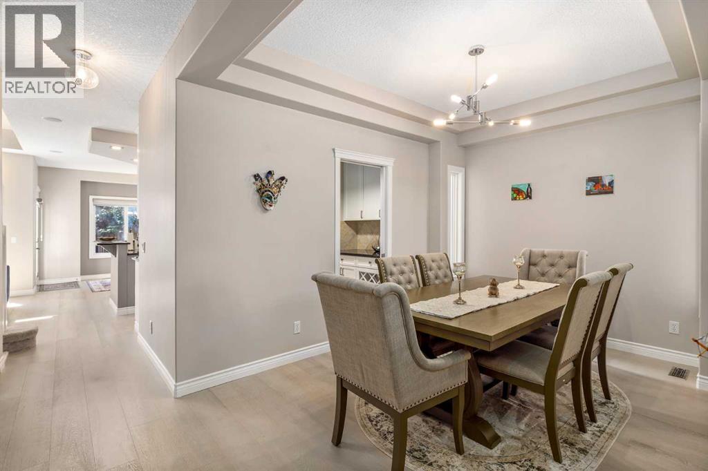 12481 Crestmont Boulevard Sw, Calgary, Alberta  T3B 5Z8 - Photo 3 - A2249604