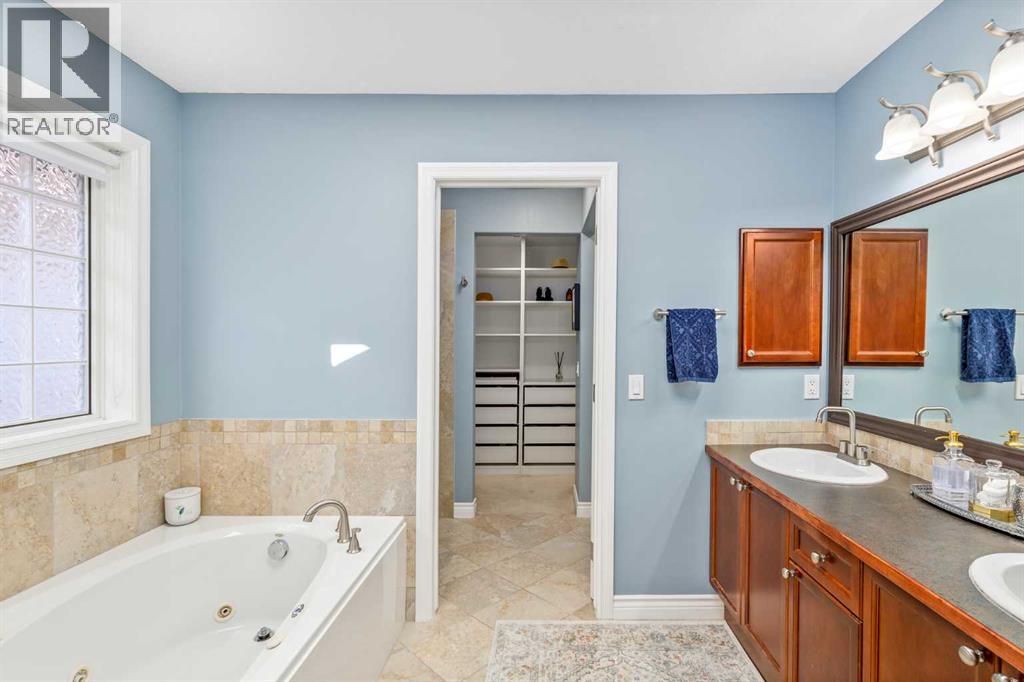 12481 Crestmont Boulevard Sw, Calgary, Alberta  T3B 5Z8 - Photo 32 - A2249604