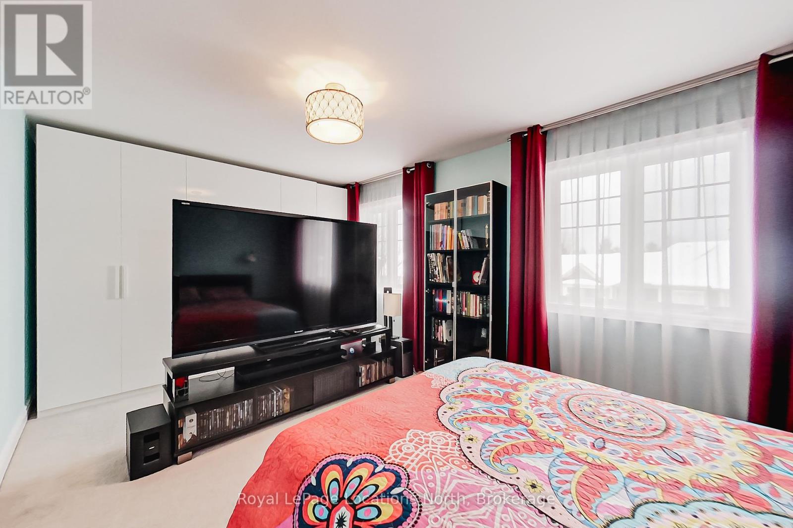11 Wally Drive, Wasaga Beach, Ontario  L9Z 0E4 - Photo 14 - S12437483