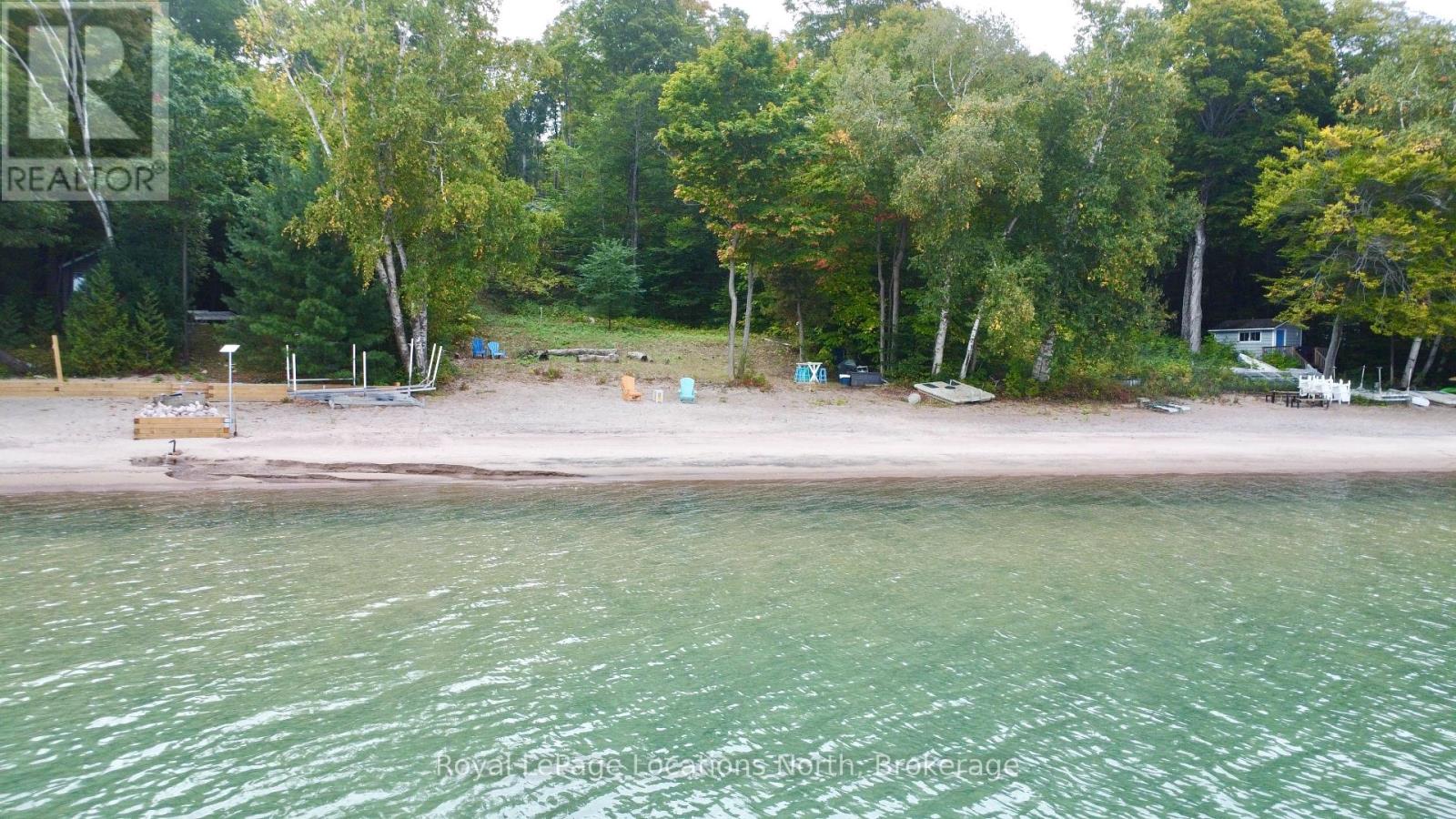 340 North Shore Drive, Tiny (Lafontaine), Ontario  L9M 0T8 - Photo 5 - S12437501