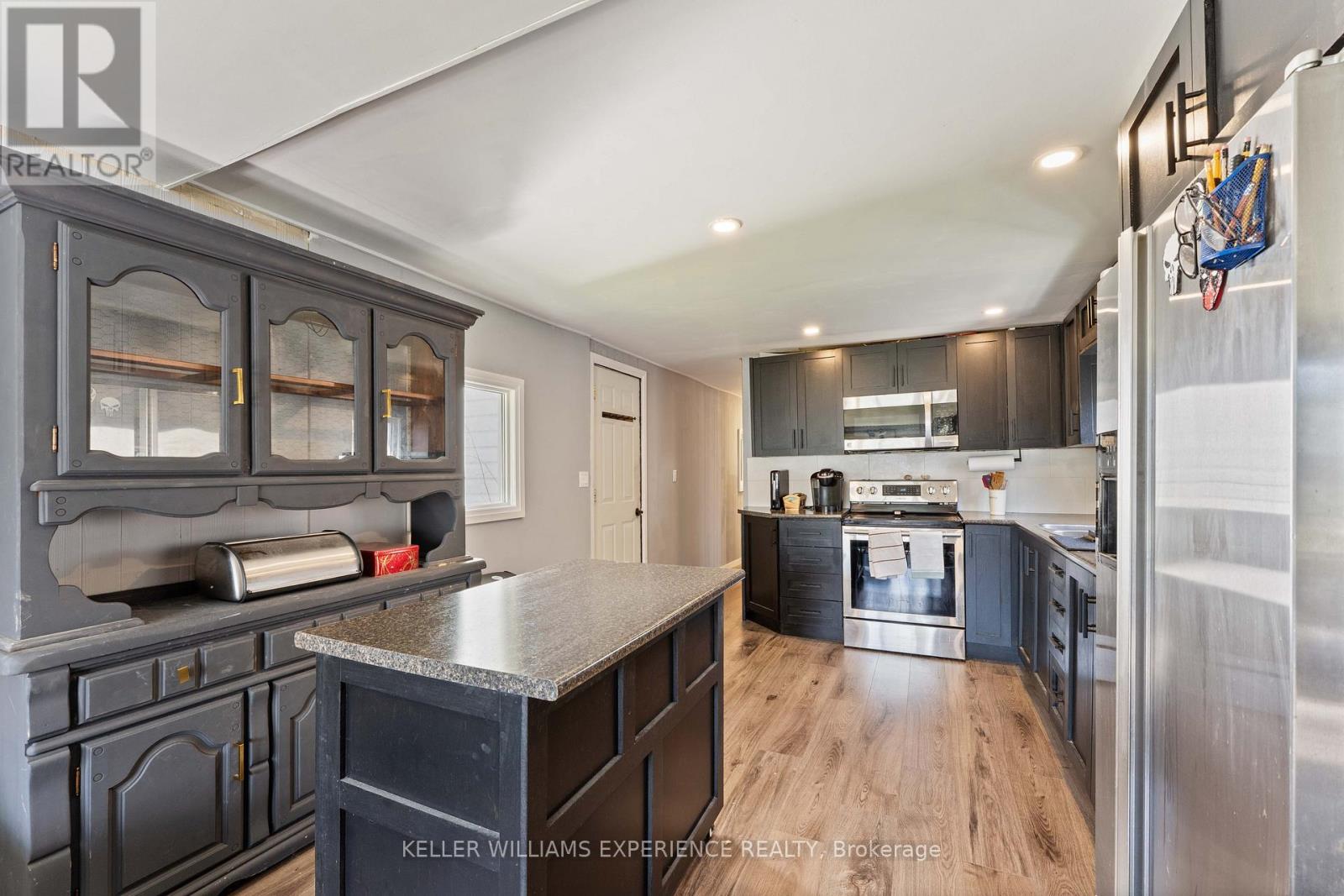 2 East Street, Essa, Ontario  L3W 0A5 - Photo 10 - N12437196