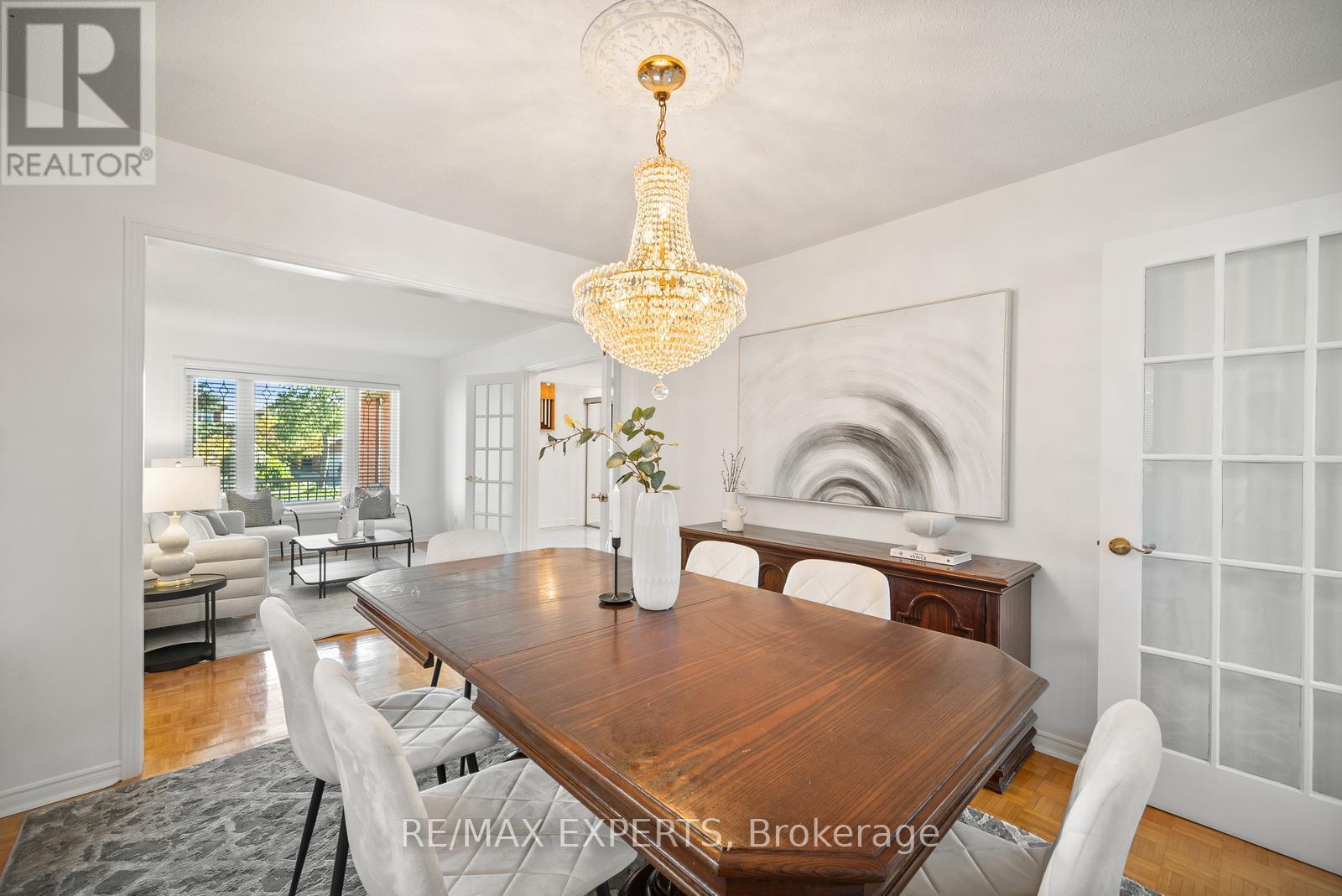 118 Chancellor Drive, Vaughan, Ontario  L4L 7N5 - Photo 17 - N12437227