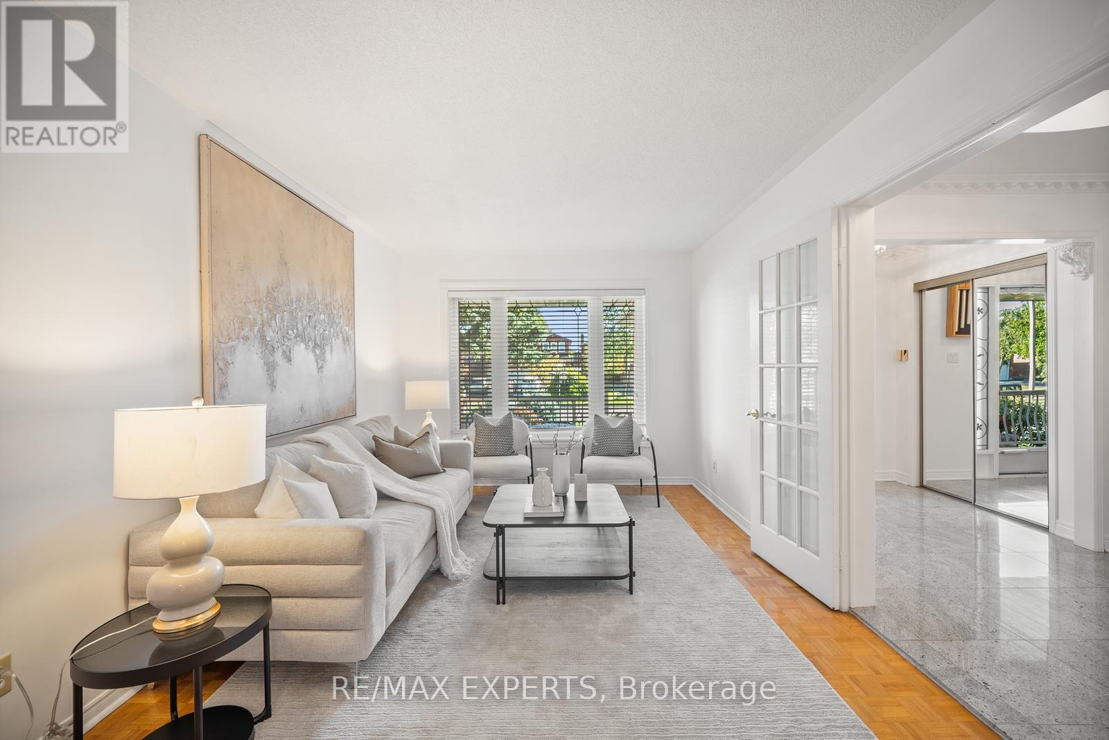 118 Chancellor Drive, Vaughan, Ontario  L4L 7N5 - Photo 18 - N12437227
