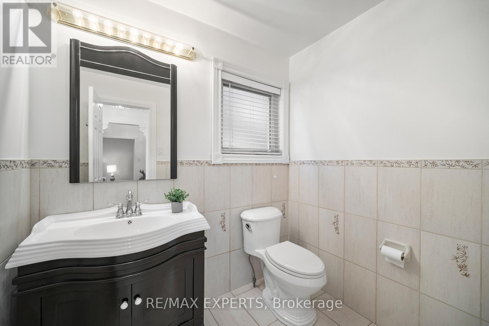 118 Chancellor Drive, Vaughan, Ontario  L4L 7N5 - Photo 20 - N12437227