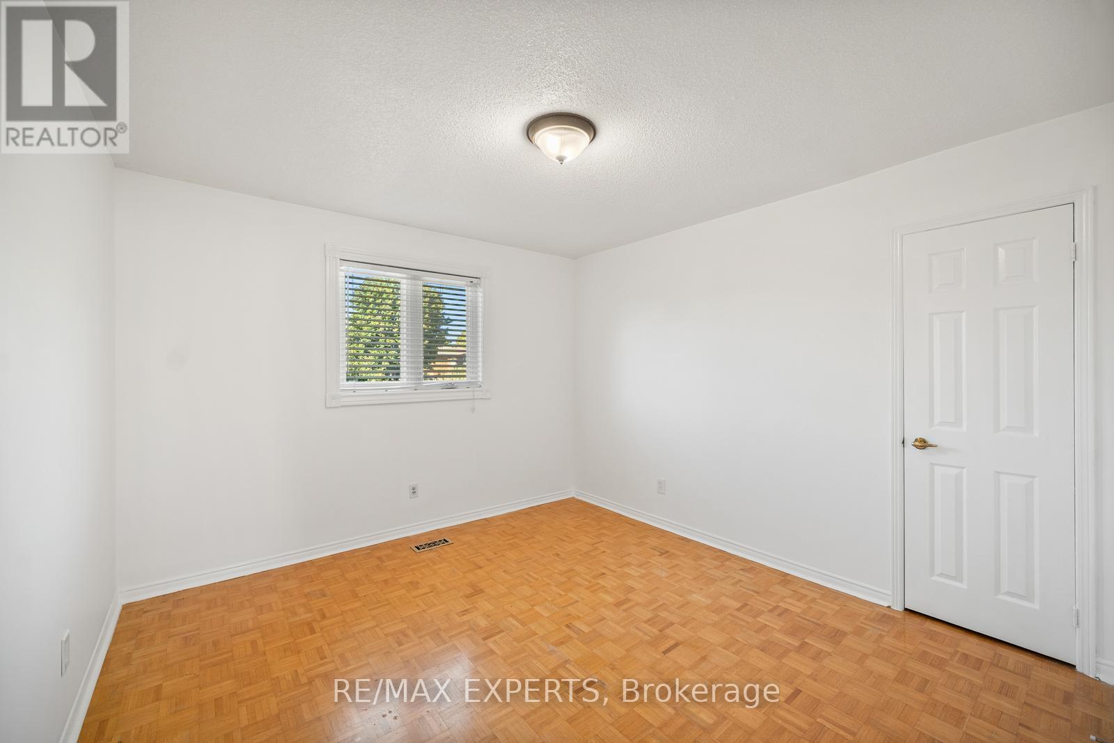 118 Chancellor Drive, Vaughan, Ontario  L4L 7N5 - Photo 25 - N12437227