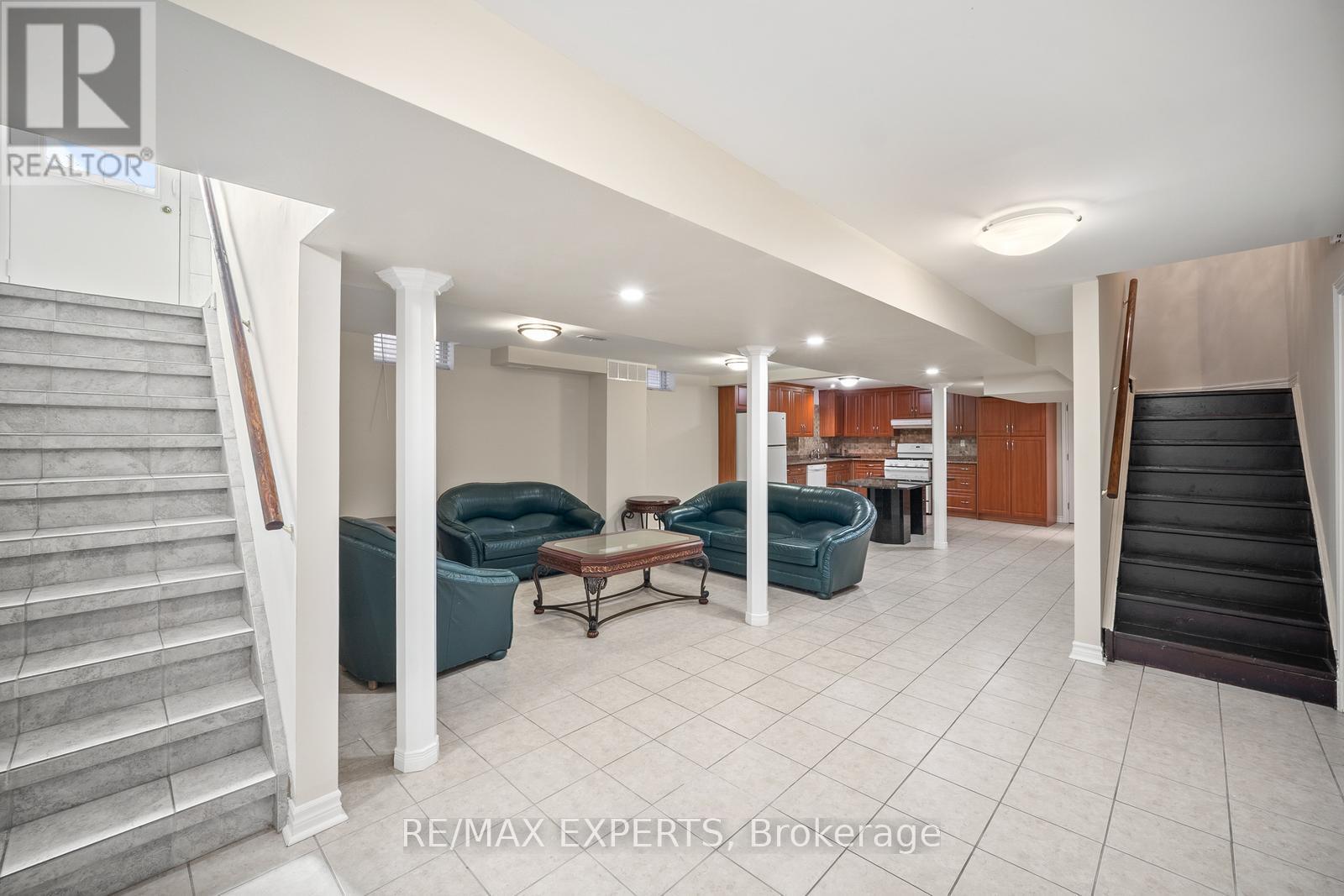 118 Chancellor Drive, Vaughan, Ontario  L4L 7N5 - Photo 29 - N12437227