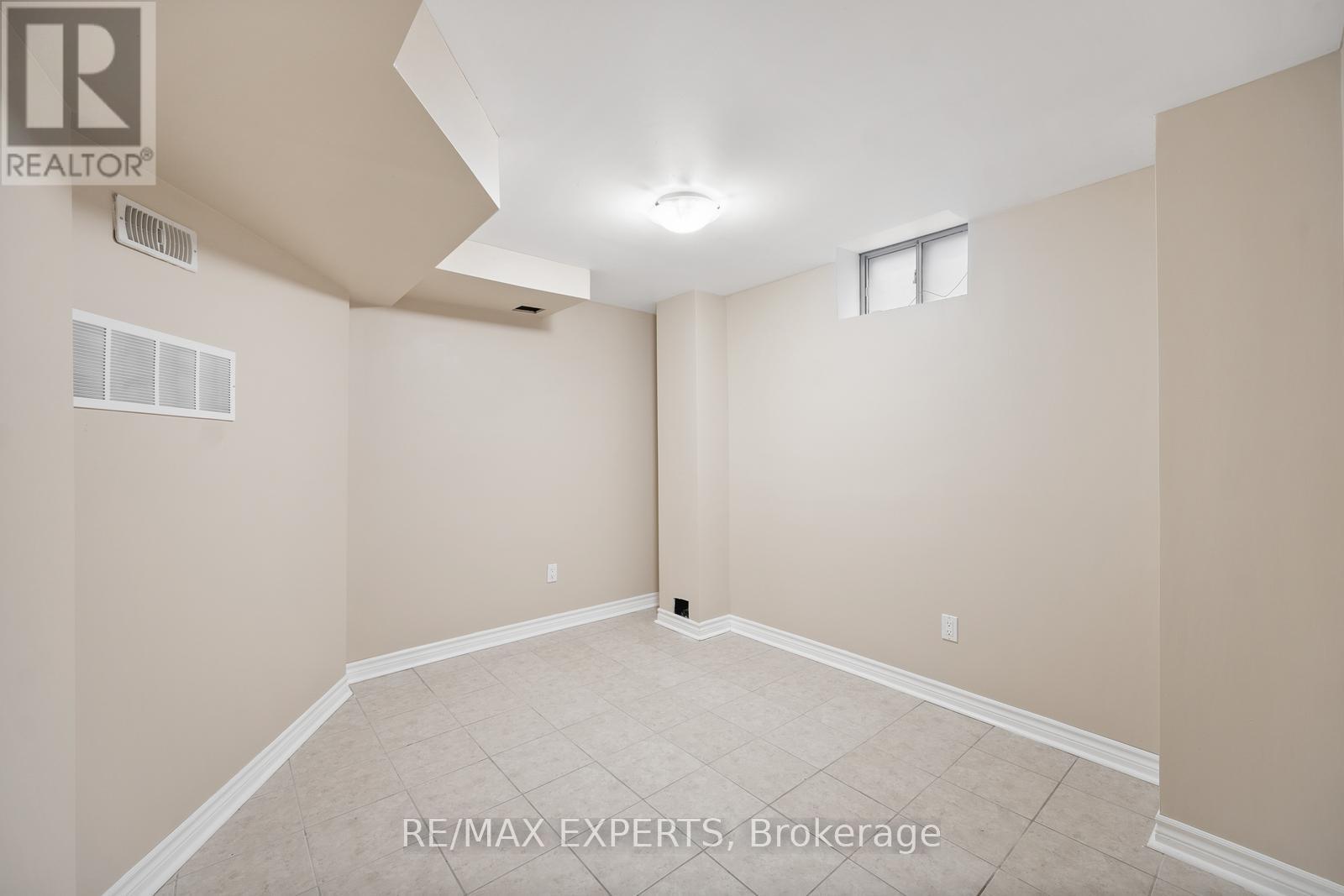 118 Chancellor Drive, Vaughan, Ontario  L4L 7N5 - Photo 35 - N12437227