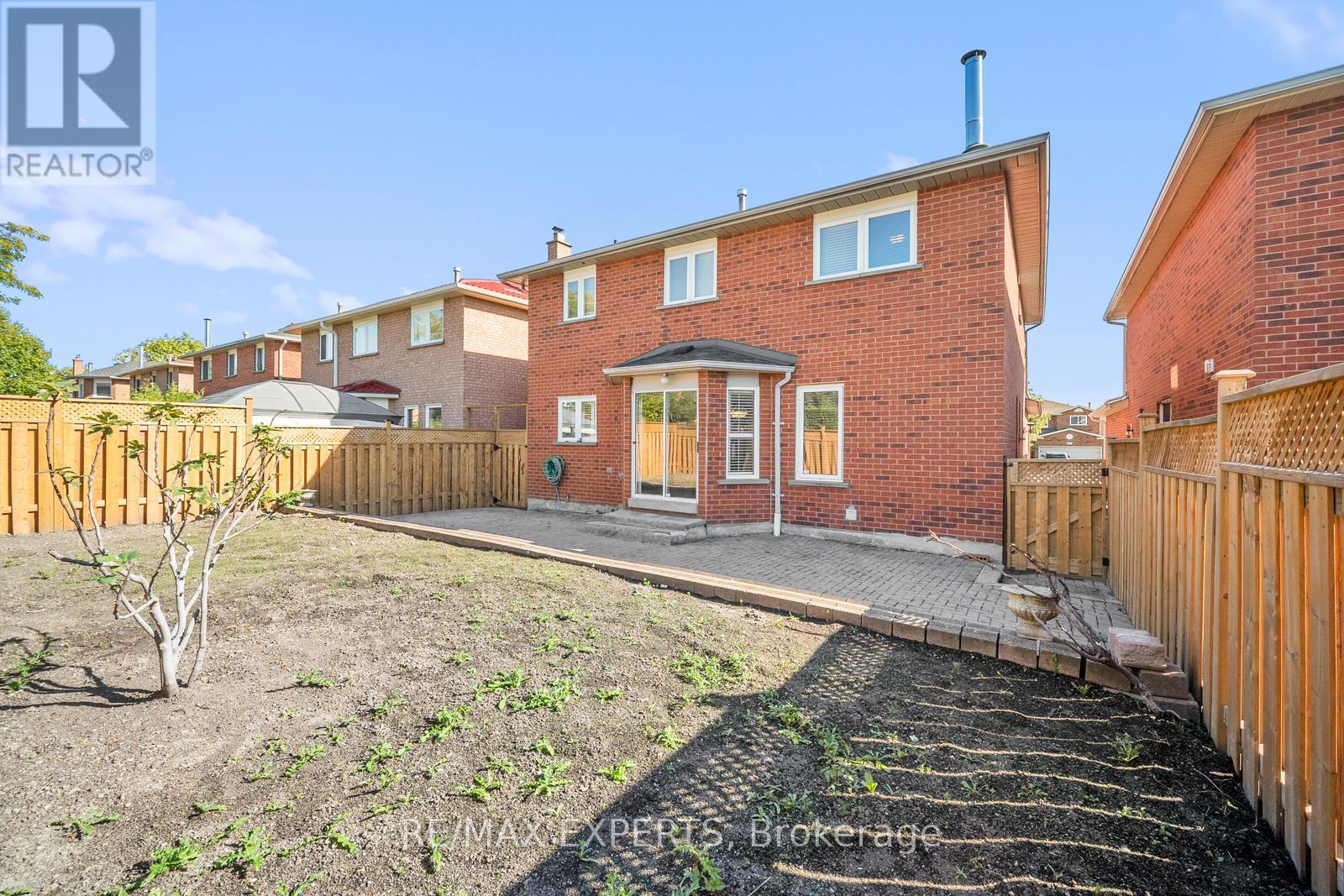 118 Chancellor Drive, Vaughan, Ontario  L4L 7N5 - Photo 40 - N12437227