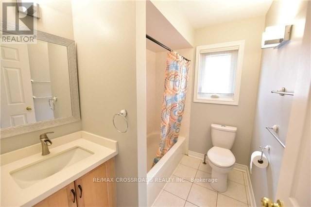 55 Ballymore Drive, Aurora, Ontario  L4G 7E6 - Photo 7 - N12437247