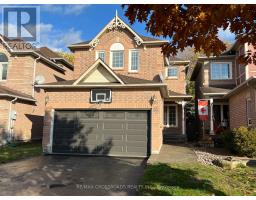 55 BALLYMORE DRIVE, Aurora, Ontario