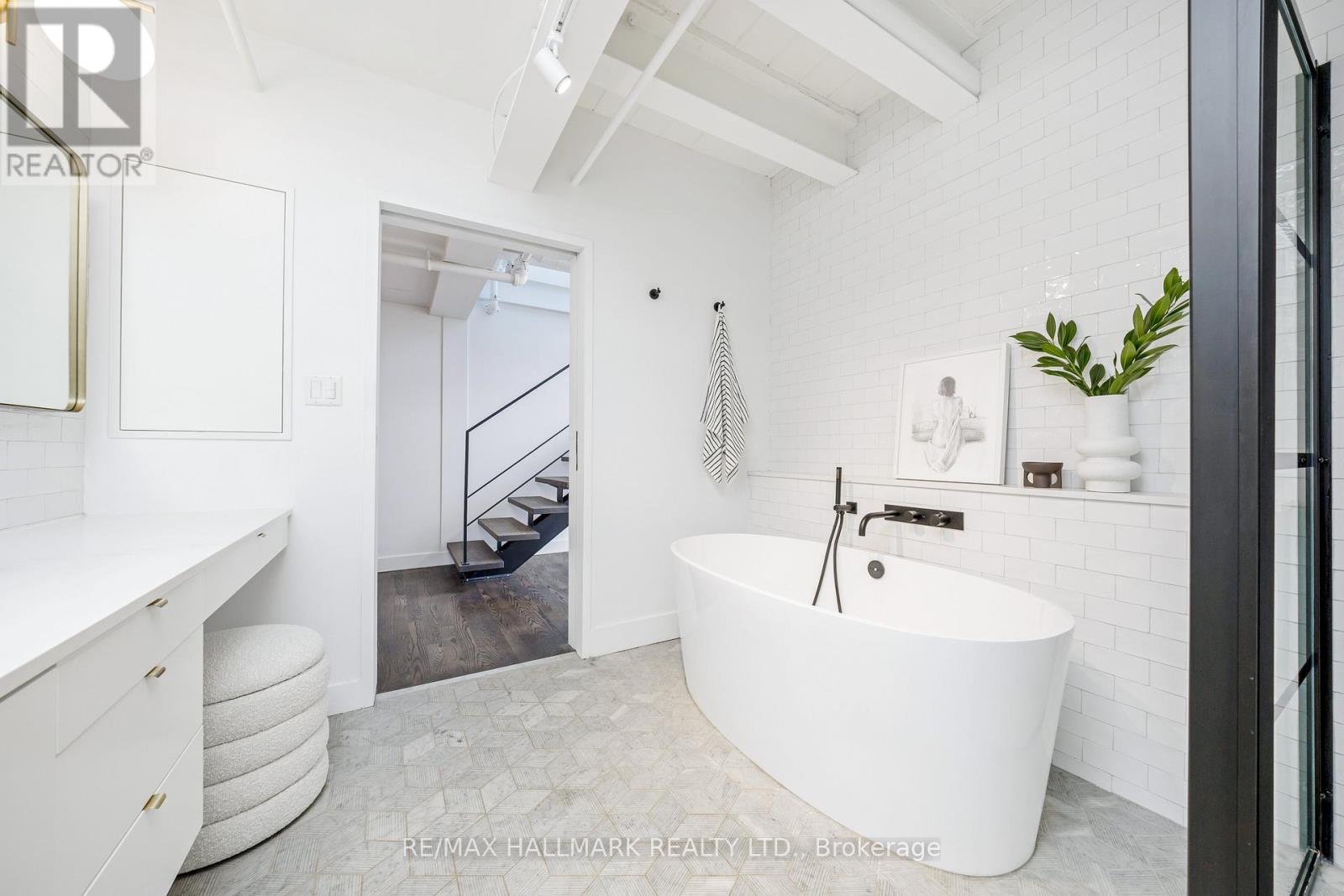102 - 326 Carlaw Avenue, Toronto, Ontario  M4M 3N8 - Photo 24 - E12437319