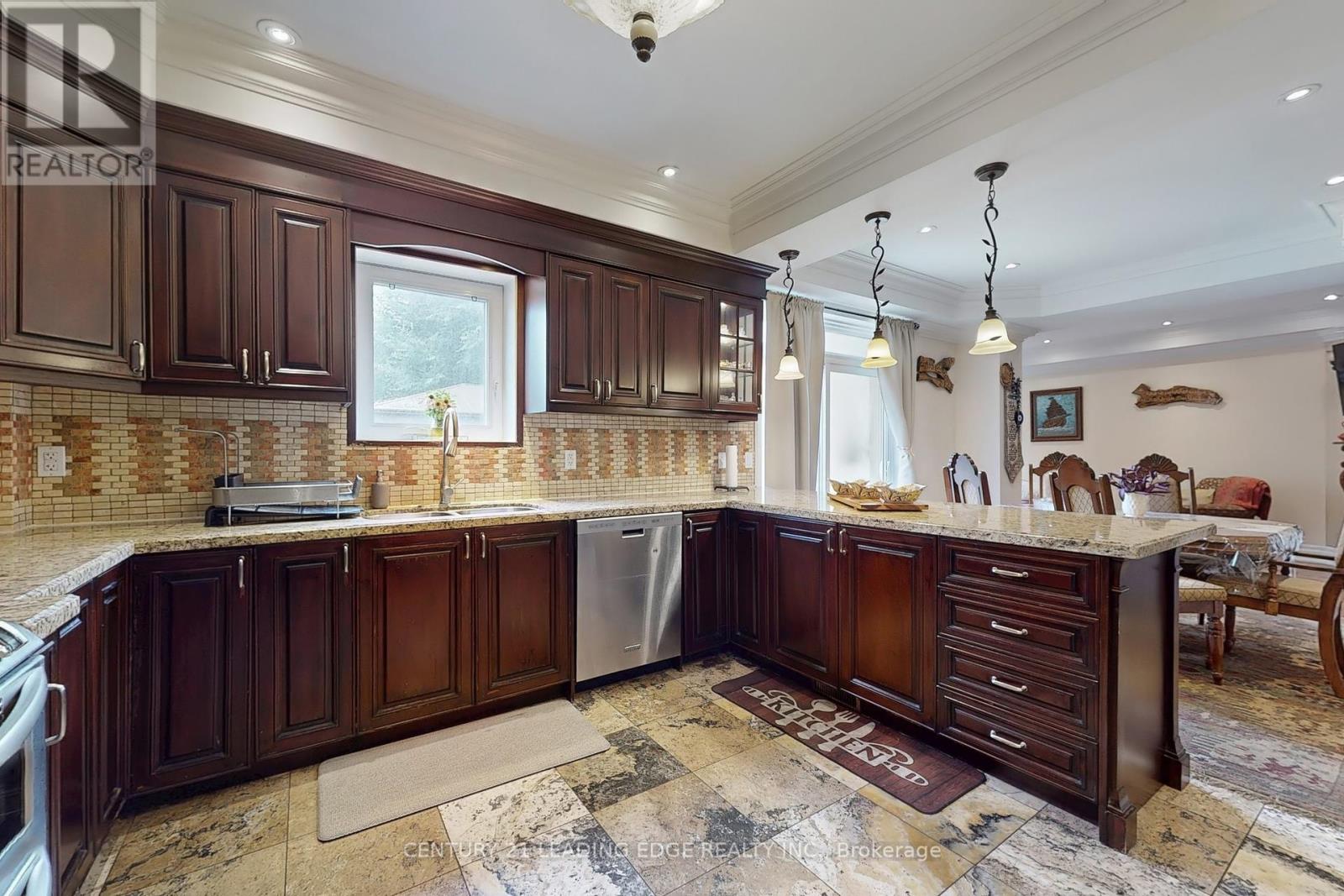 11 Bellvare Crescent, Toronto, Ontario  M1R 2M8 - Photo 11 - E12437321