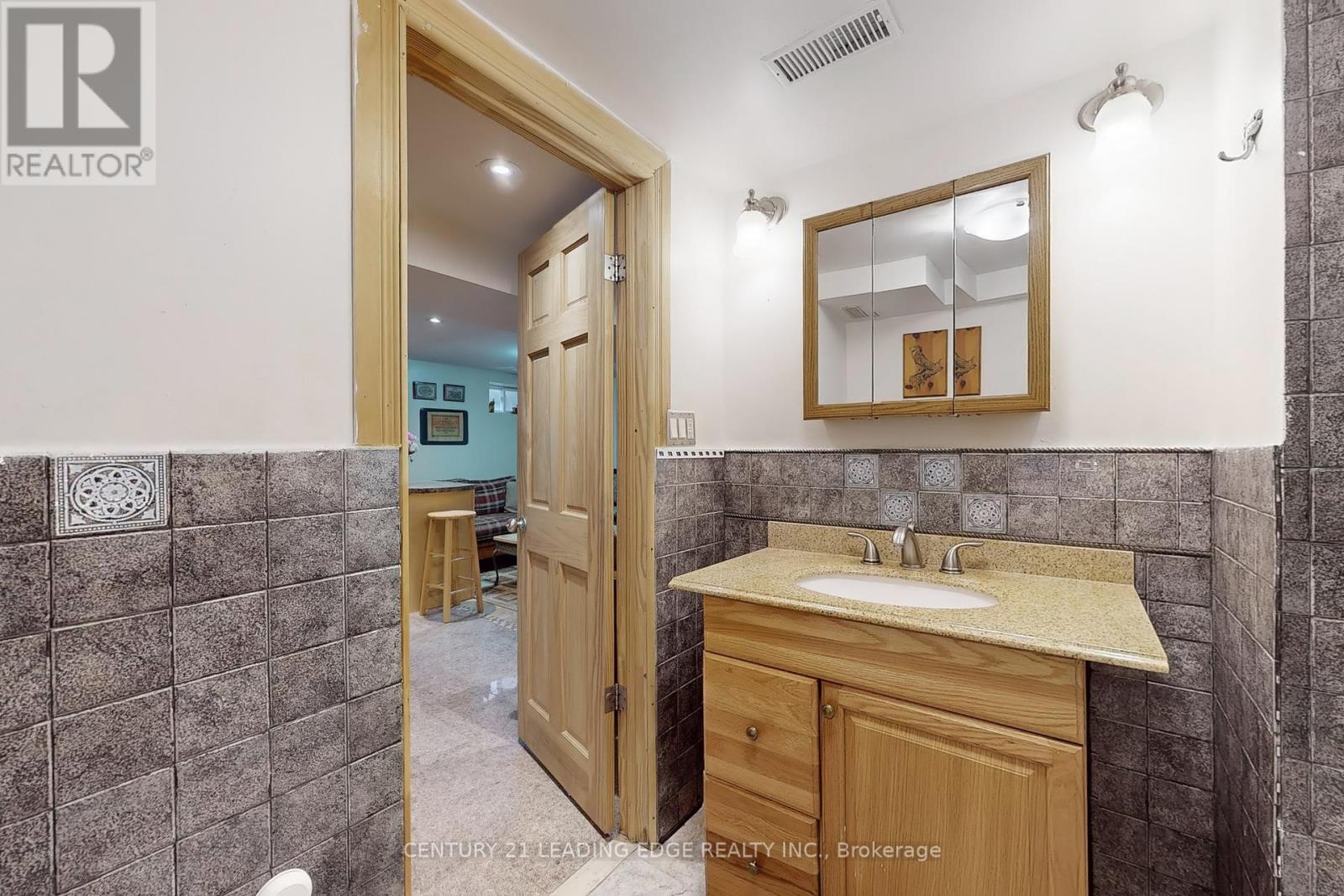 11 Bellvare Crescent, Toronto, Ontario  M1R 2M8 - Photo 37 - E12437321