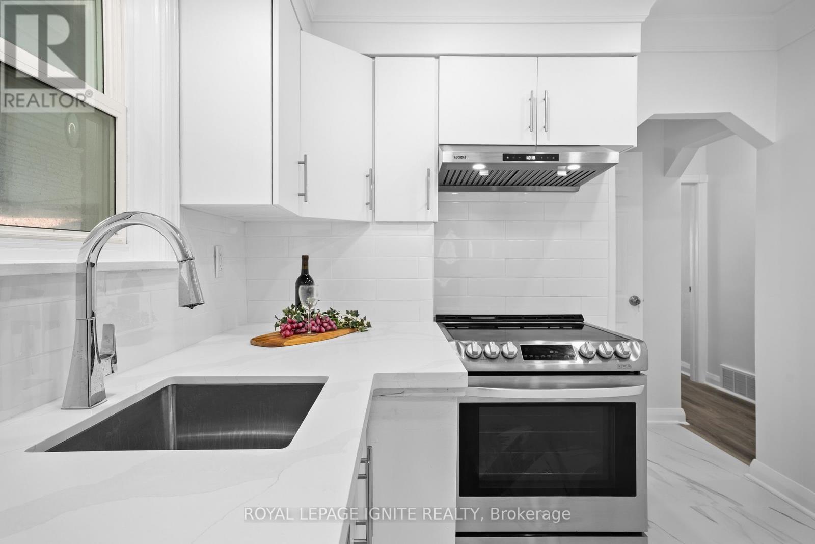 3 Shaneen Boulevard, Toronto, Ontario  M1R 1B6 - Photo 17 - E12437349