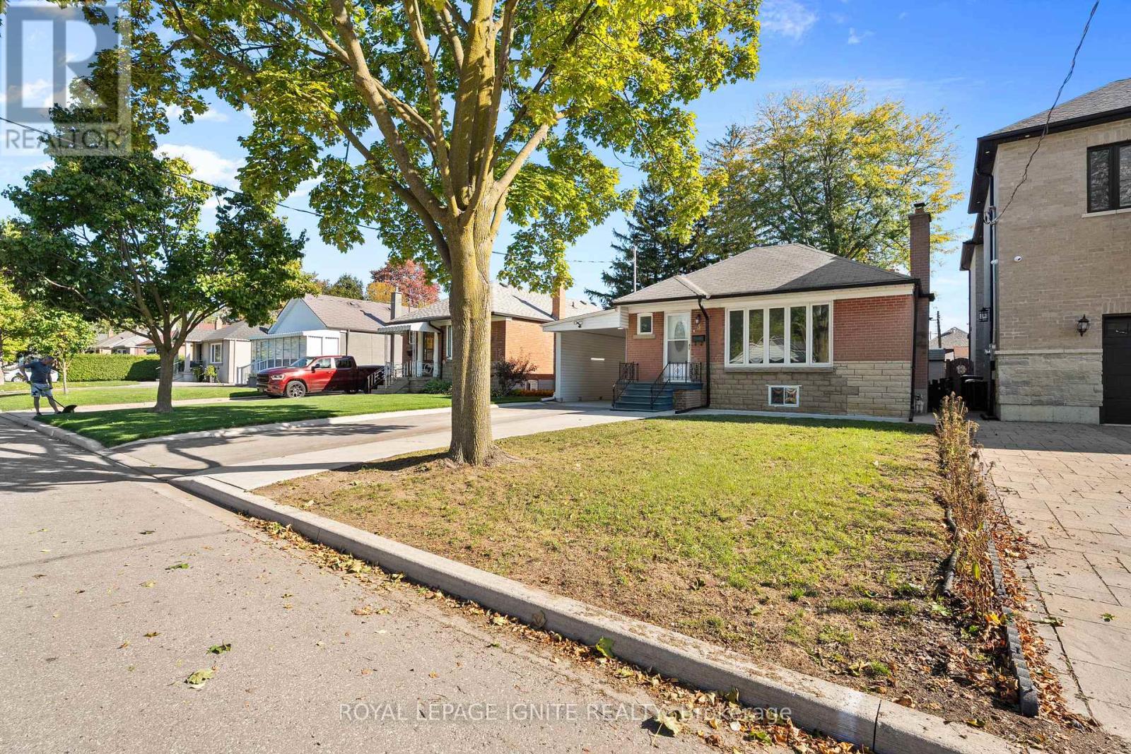 3 Shaneen Boulevard, Toronto, Ontario  M1R 1B6 - Photo 4 - E12437349