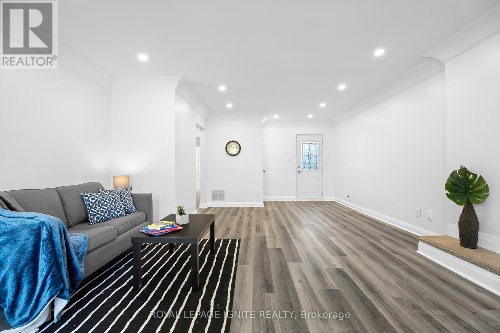 3 Shaneen Boulevard, Toronto, Ontario  M1R 1B6 - Photo 8 - E12437349