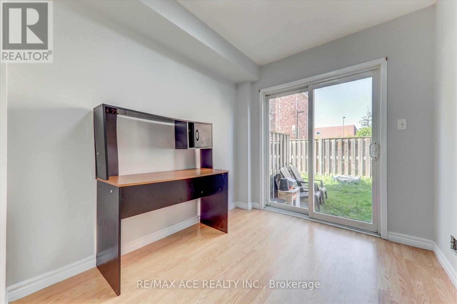 83 Huxtable Lane, Toronto, Ontario  M1B 0A4 - Photo 10 - E12437373
