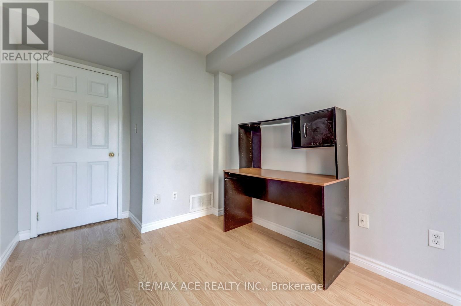 83 Huxtable Lane, Toronto, Ontario  M1B 0A4 - Photo 11 - E12437373