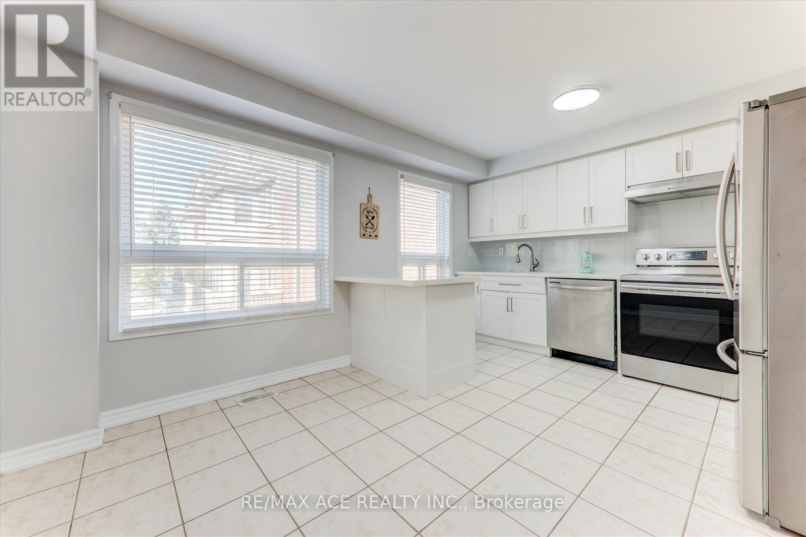 83 Huxtable Lane, Toronto, Ontario  M1B 0A4 - Photo 13 - E12437373
