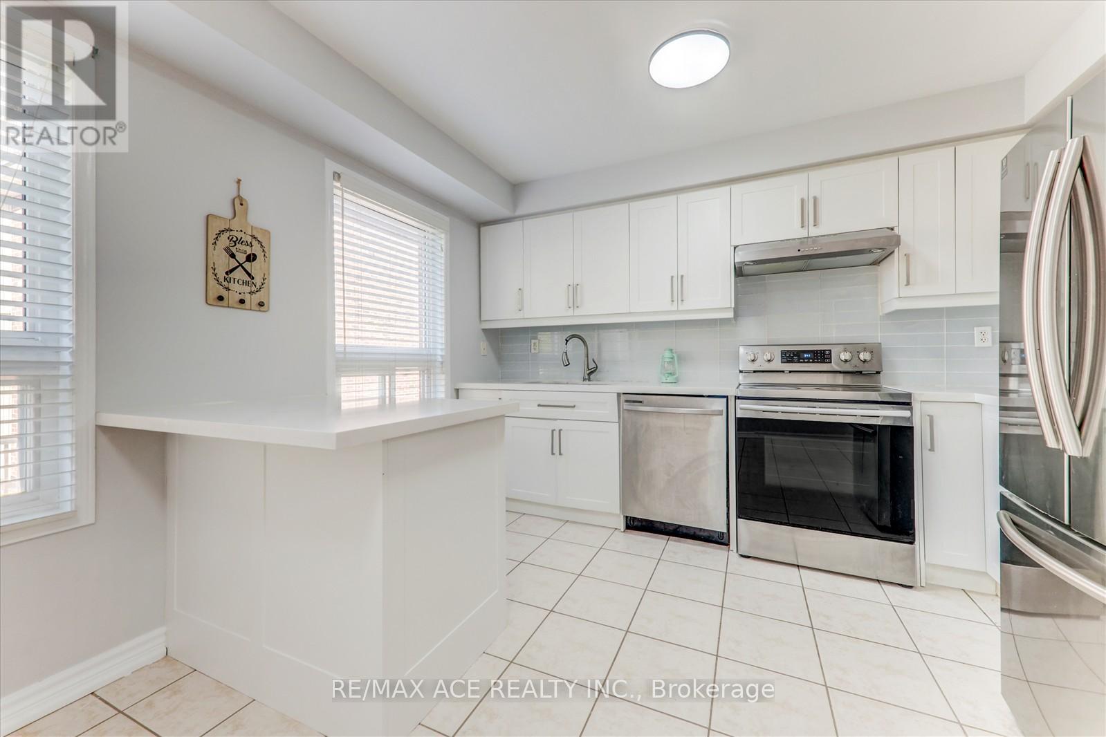 83 Huxtable Lane, Toronto, Ontario  M1B 0A4 - Photo 15 - E12437373