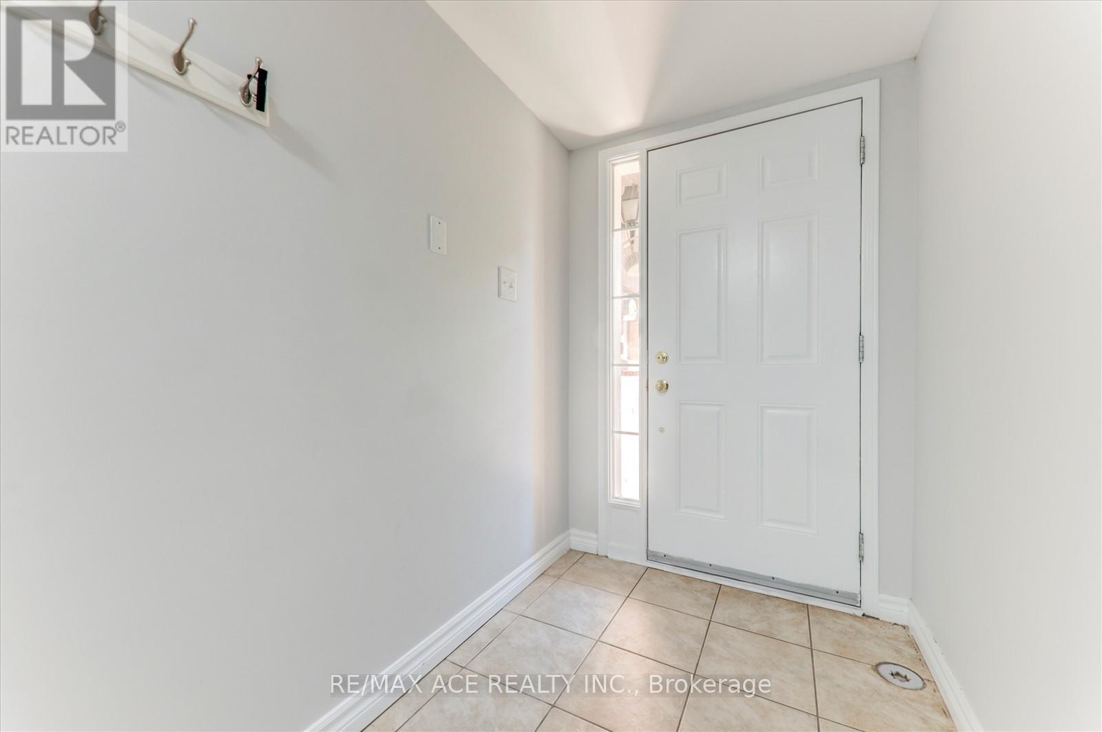 83 Huxtable Lane, Toronto, Ontario  M1B 0A4 - Photo 8 - E12437373